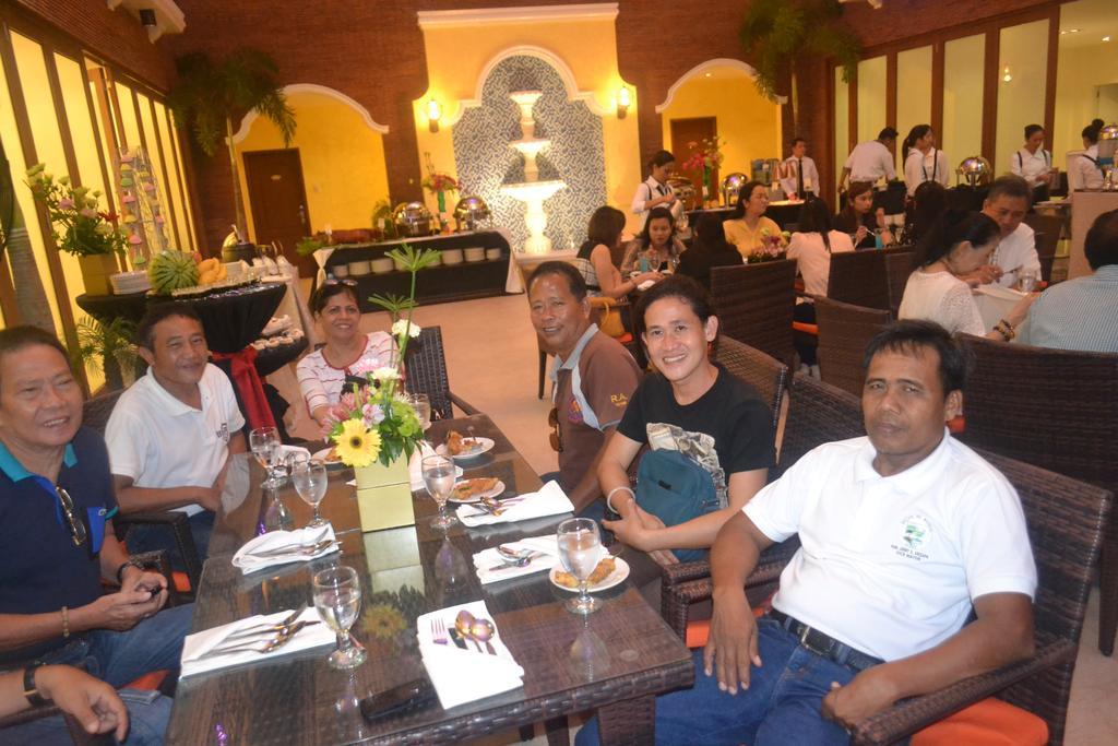 The Pepperland Hotel Legazpi Bagian luar foto