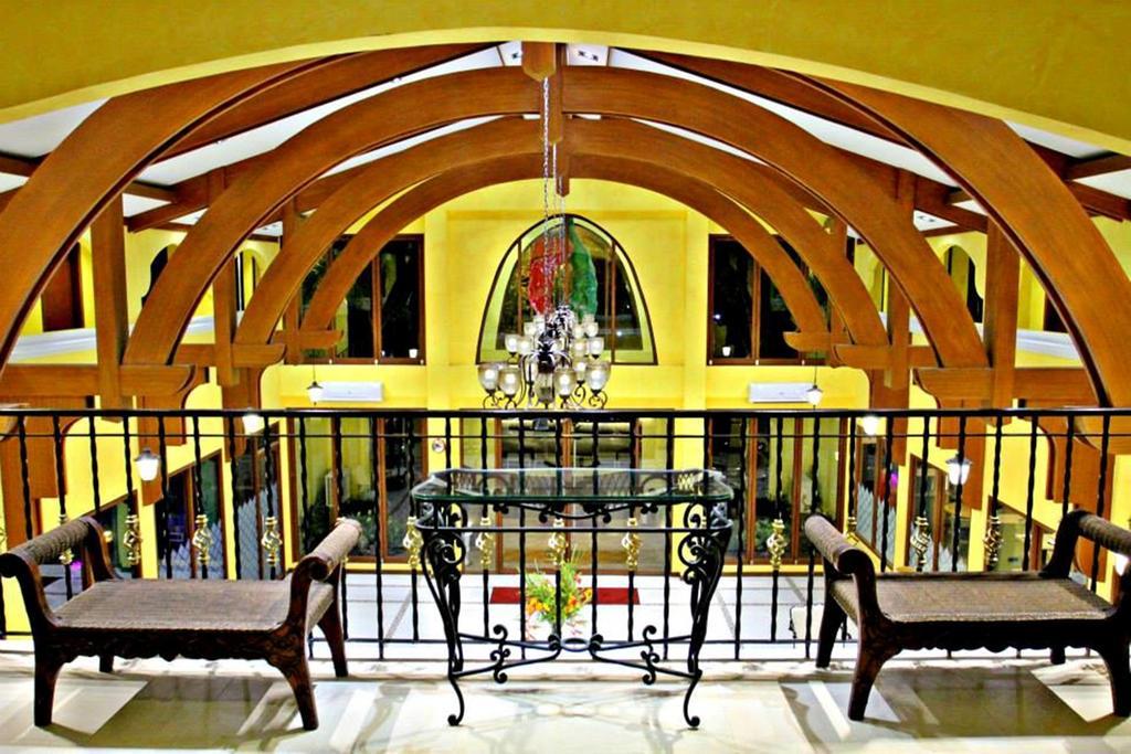 The Pepperland Hotel Legazpi Bagian luar foto